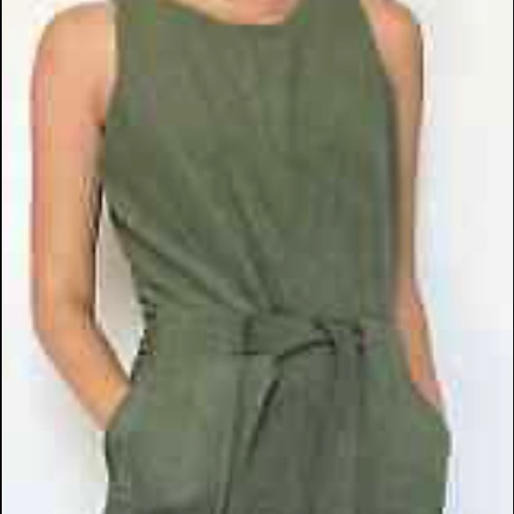 Banana republic Jumpsuit forest green Sleeveless. Size 0 petite Suede s - Picture 14 of 14